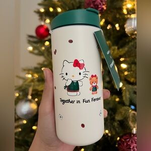 Starbucks × Hello Kitty 12 oz Limited
Edition Tumbler